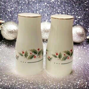 Vtg Yuletide White and Holly Berry & gold trim Christmas Salt and Pepper Shakers
